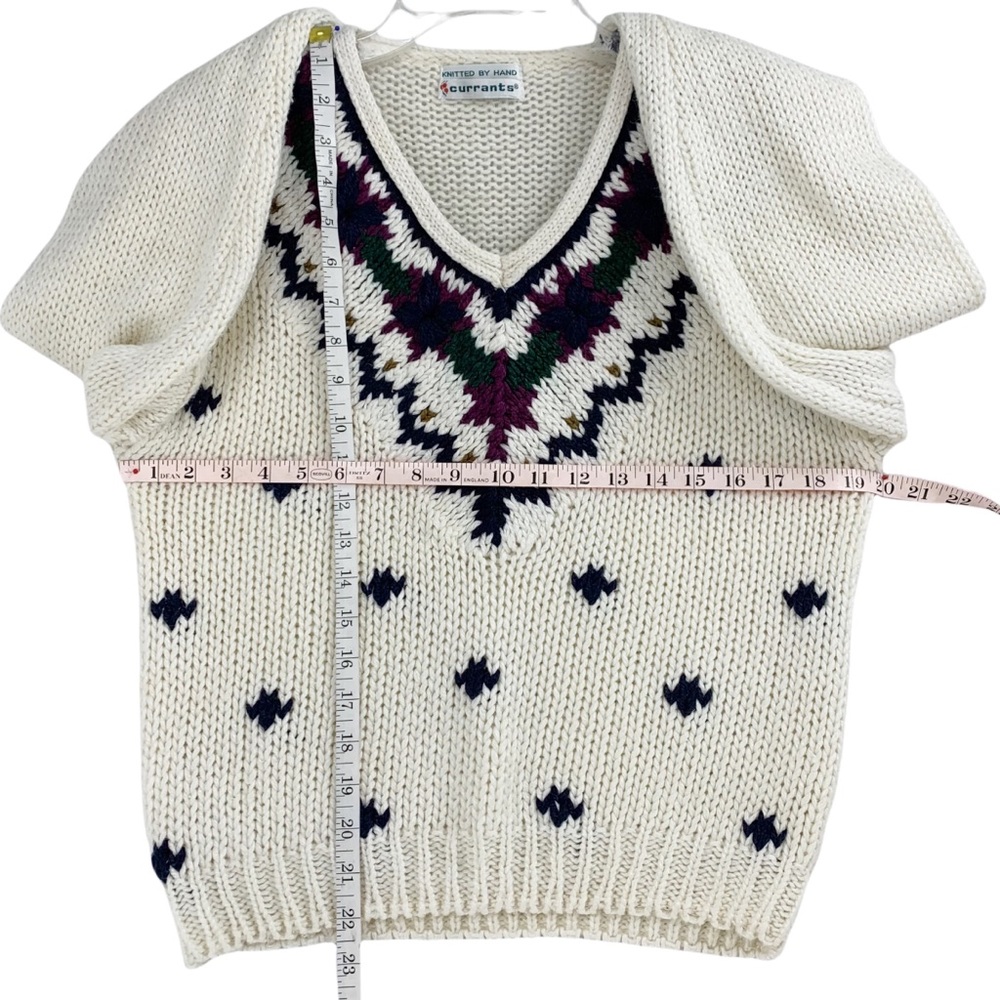 Vintage V-Neck Sweater Creamy White with Floral Detail Knitted by Hand,Currants - Picture 15 of 16